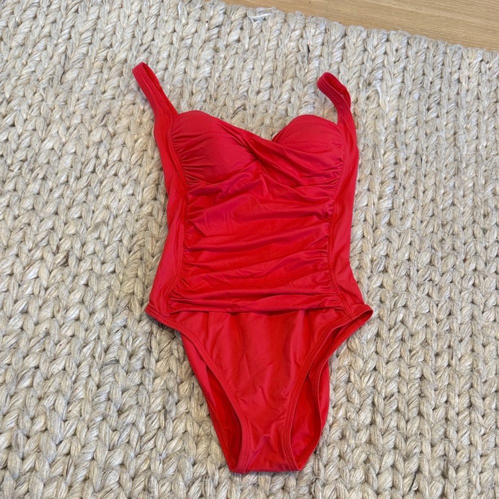 La Blanca Woman’s Ruched One Piece Swimsuit